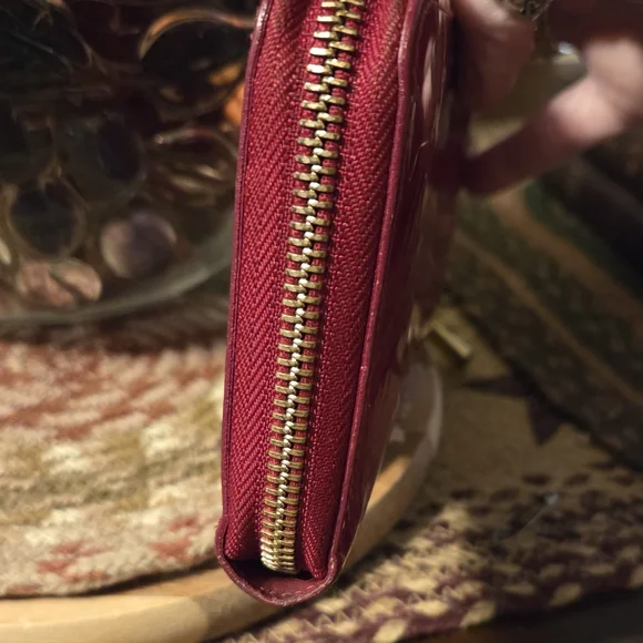 VEUC ! Louis Vuitton Rouge Leather Wallet with Signature Monogram - Picture 4 of 12